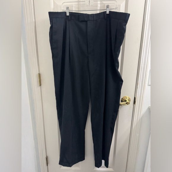 Haggar Men's Classic Black Dress Pants - Picture 1 of 8